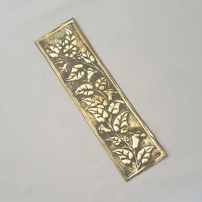 Arts & Crafts Floral Finger Plate